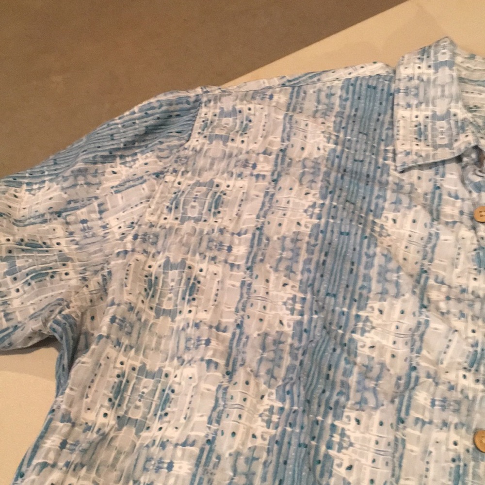 Barely Worn Casual Button Down - image 4